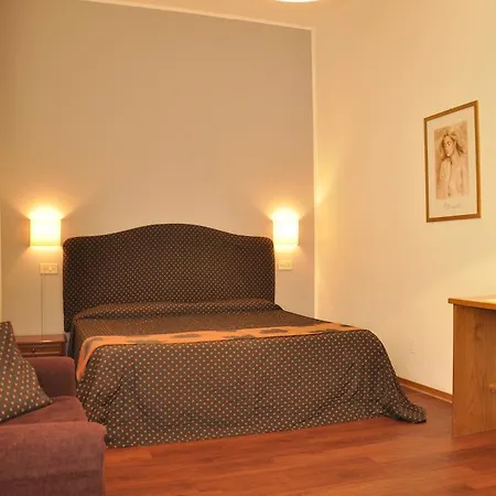 Отель Savoia Palace 3*